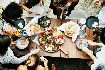 Easy Tips to Calculate Enough Food for Any Party