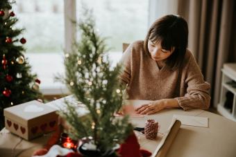 Christmas Card Etiquette After a Death in the Family