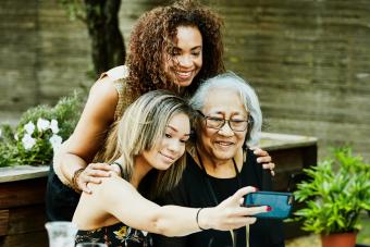 6 Tips to Keep Your Bond With Your Grandchildren Strong as They Grow