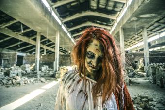 How to Perfect Zombie Makeup With a Deliciously Decaying Look
