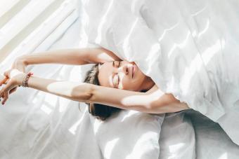 9 Realistic Ways to Become a Morning Person 