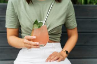 8 Zero-Proof Low Calorie Mocktails That Bring the Flavor