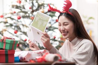 100 Quali-tree Christmas Card Puns Full of Holiday Myrrh-th