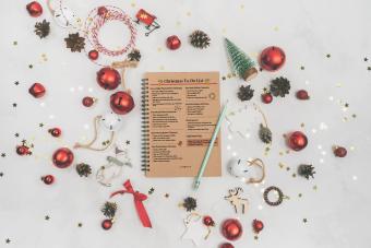 No-Stress Christmas Checklist to Keep the Season Jolly & Nice