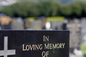 What to Write on a Headstone: Tips & Examples for a Lasting Tribute