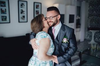 Loving Wedding Day Letter From a Mother to Her Son (+ Examples)