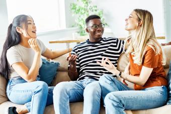 8 Tips to Help Your Trio Friendship Thrive